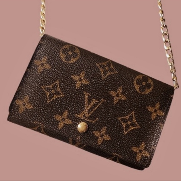 Louis Vuitton monogram compact wallet with chain EUC - Picture 9 of 12